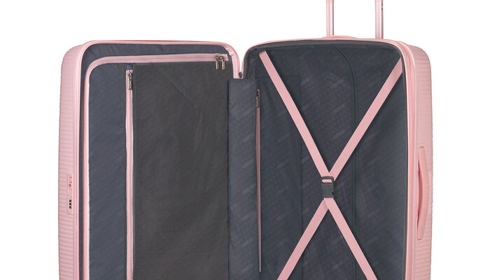 Extra cipzáras zsebbel rendelkező
 belső rendszerező 