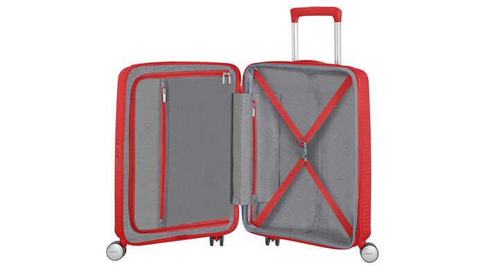 Extra cipzáras zsebbel rendelkező
 belső rendszerező 