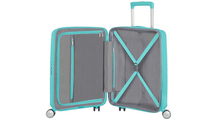 Extra cipzáras zsebbel rendelkező
 belső rendszerező 