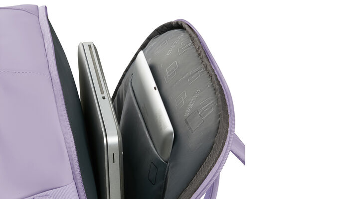 Külön laptop rekesz 15.6" modellhez