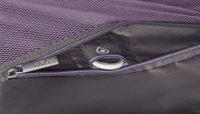 Beépített AirTag tartó