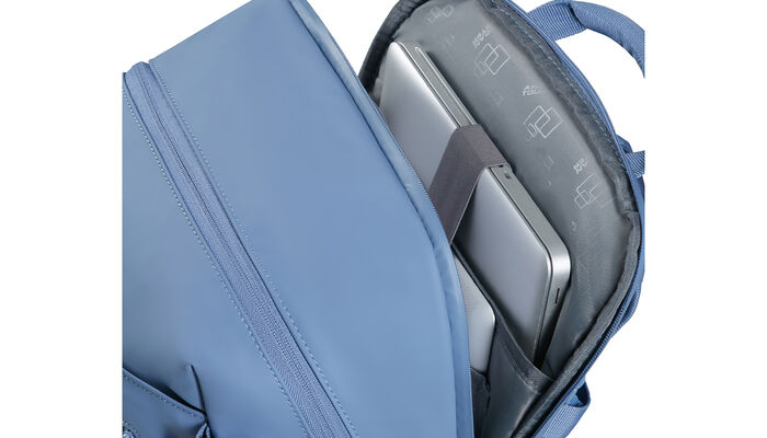 Külön laptop rekesz 15.6" modellhez