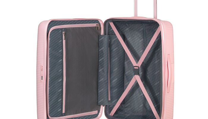 Extra cipzáras zsebbel rendelkező
 belső rendszerező 