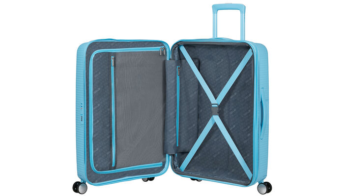 Extra cipzáras zsebbel rendelkező
 belső rendszerező 