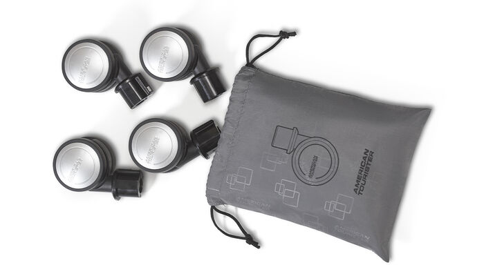 Keréktároló táskát tartalmaz