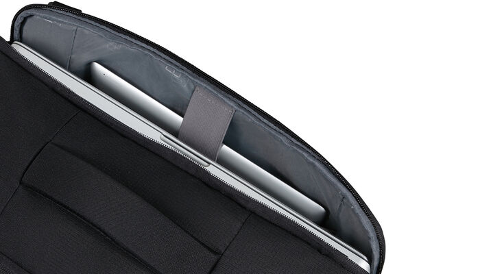 Külön laptop rekesz 15.6" modellhez