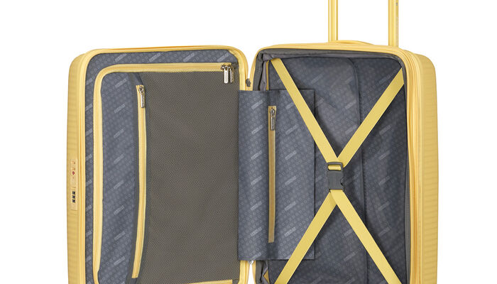 Extra cipzáras zsebbel rendelkező
 belső rendszerező 