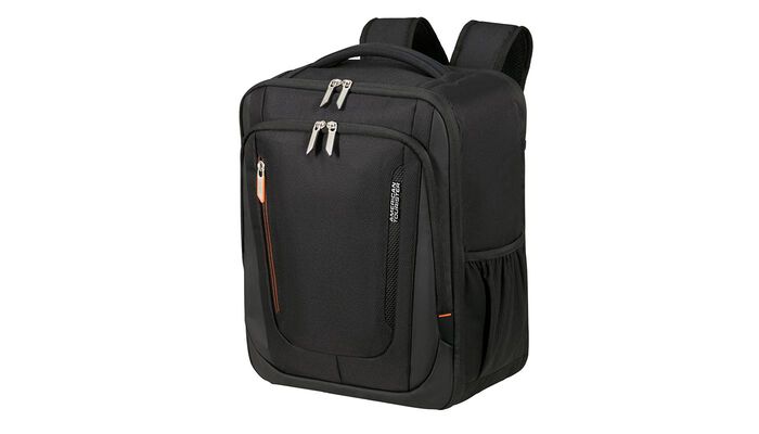 Megfelel a Ryanair és a Wizz Air ingyenes fedélzeti kézipoggyász méreteire vonatkozó szabályainak