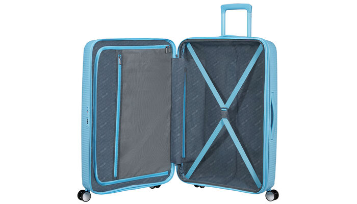 Extra cipzáras zsebbel rendelkező
 belső rendszerező 