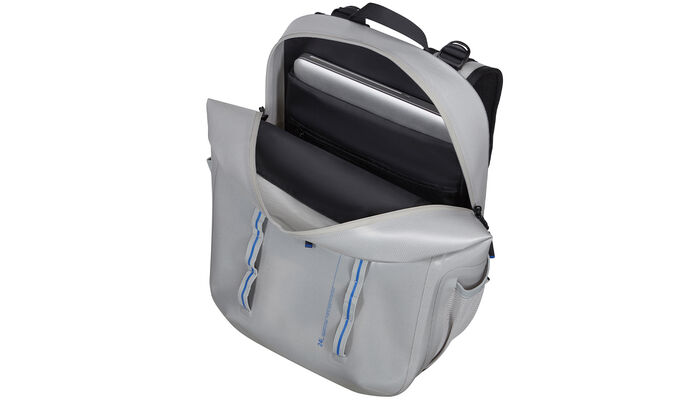 Külön laptop rekesz 15.6" modellhez