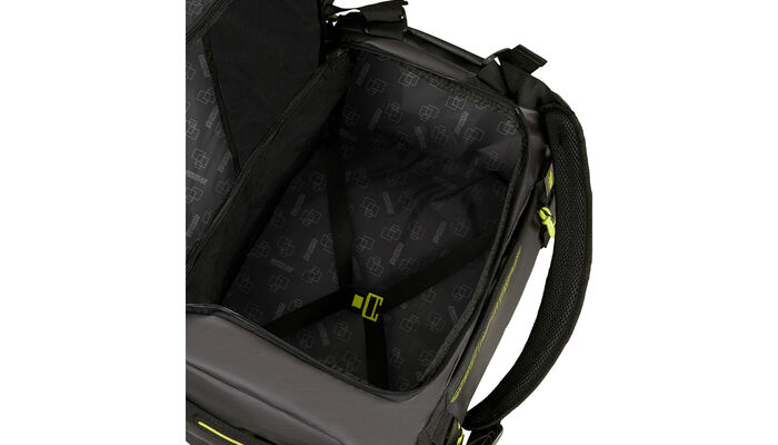 Keresztpántos ruhatartó zseb