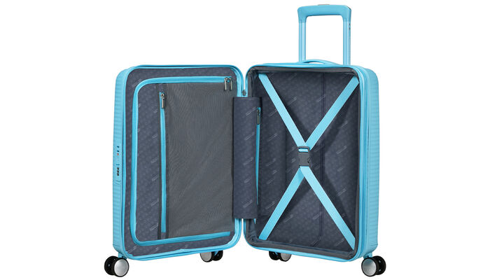 Extra cipzáras zsebbel rendelkező
 belső rendszerező 