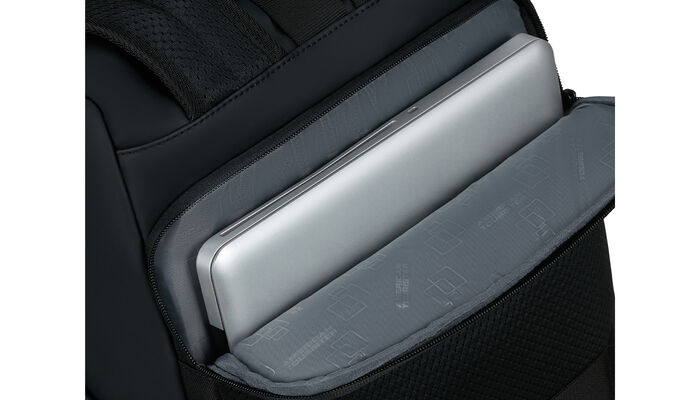 Külön laptop rekesz 14" modellhez