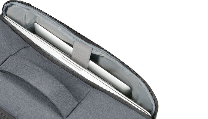 Külön laptop rekesz 15.6" modellhez