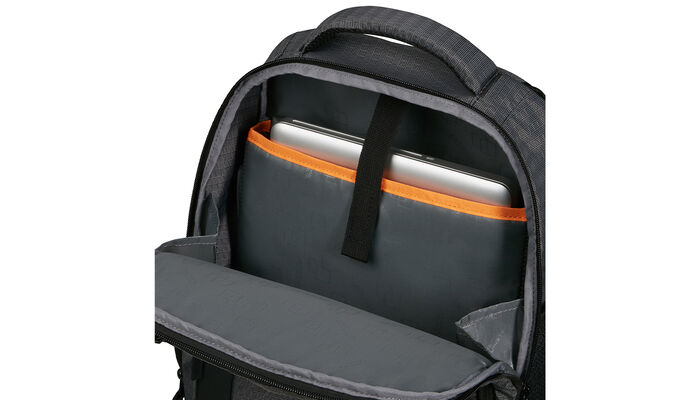 15,6" laptoptartó rekesz