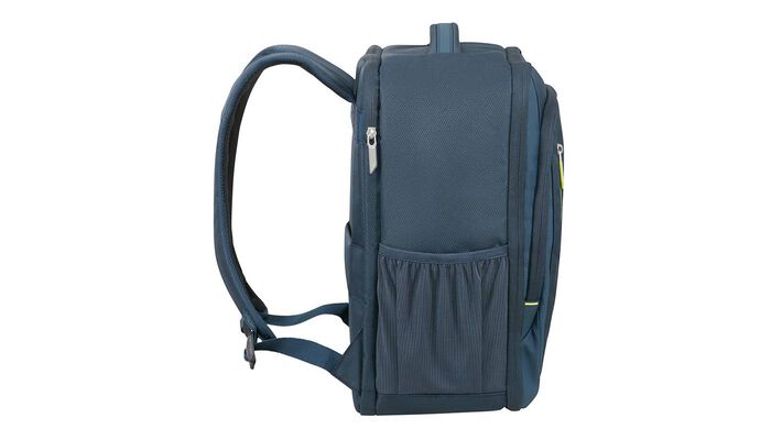 Külön laptop rekesz 15.6" modellhez