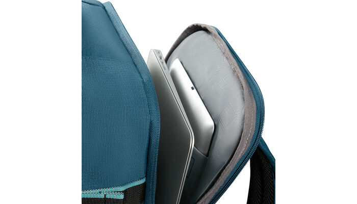 Külön laptop rekesz 15.6" modellhez