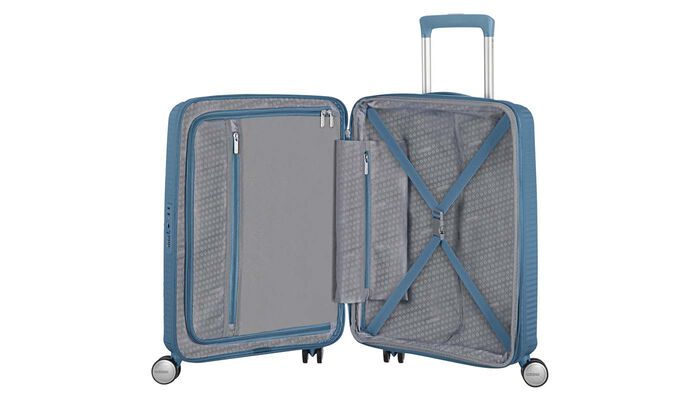 Extra cipzáras zsebbel rendelkező
 belső rendszerező 