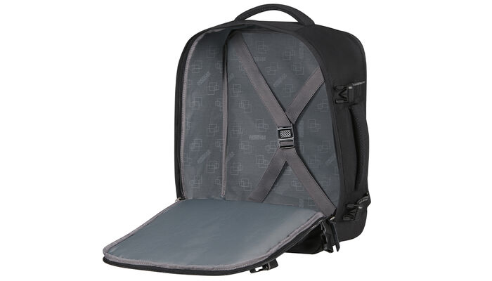 Keresztpántos ruhatartó zseb