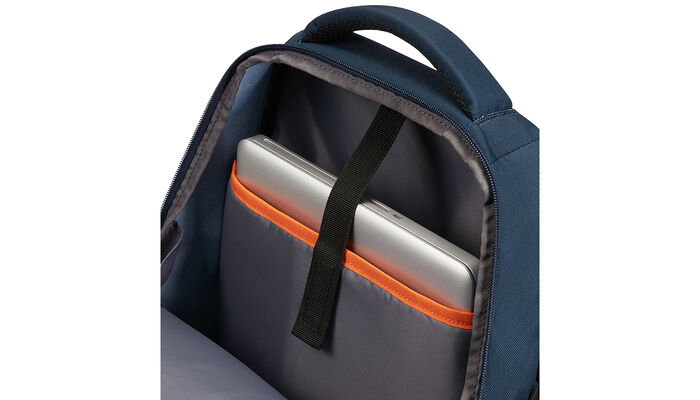 15,6" laptoptartó rekesz