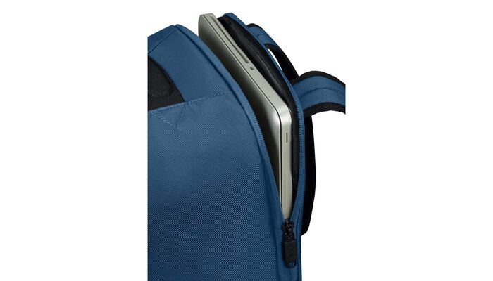 Külön laptop rekesz 15.6" modellhez