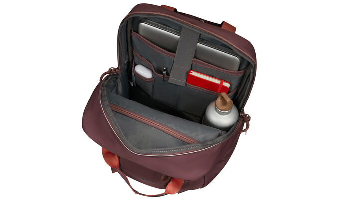 Külön laptop rekesz 15.6" modellhez