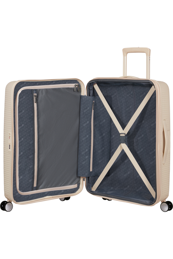 SoundBox 67cm K&ouml;zepes m&eacute;retű feladhat&oacute; poggy&aacute;sz