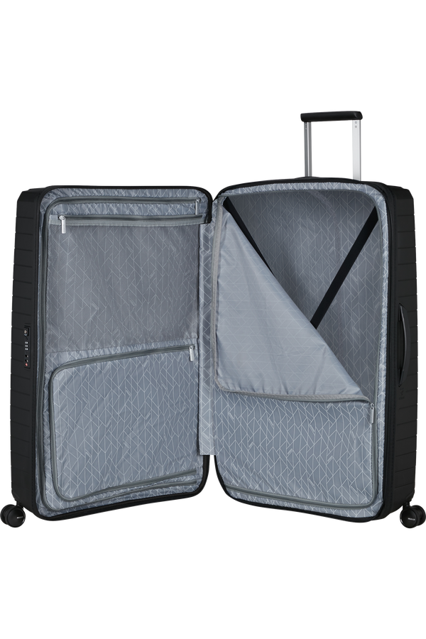 American Tourister FastForward Spinner 83/31 TSA EXP 83cm  Mély fekete American Tourister FastForward Spinner 83/31 TSA EXP 83cm  Mély fekete