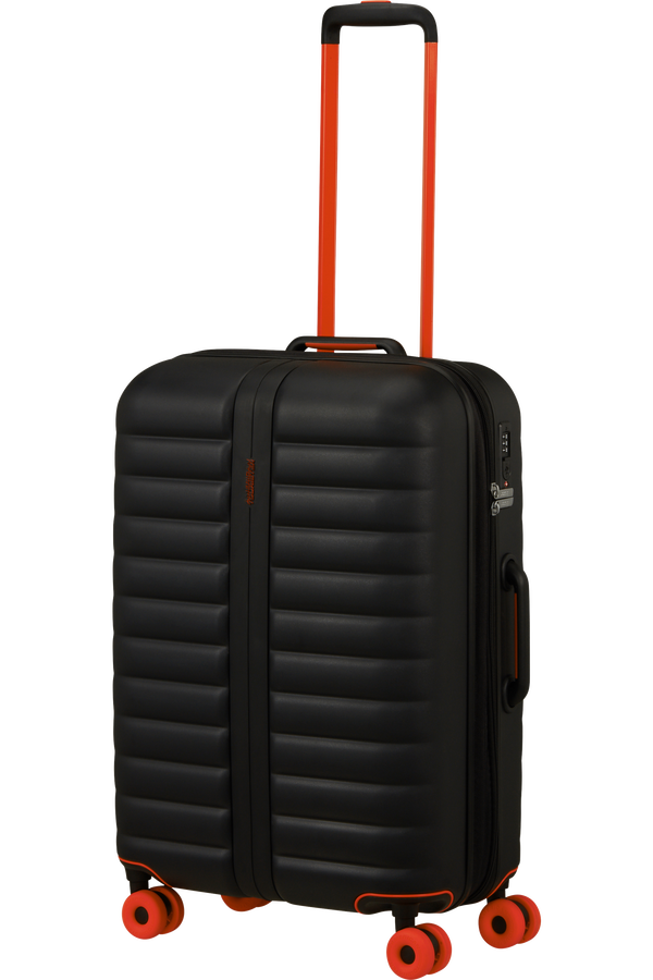 Neovibe 67cm K&ouml;zepes m&eacute;retű feladhat&oacute; poggy&aacute;sz