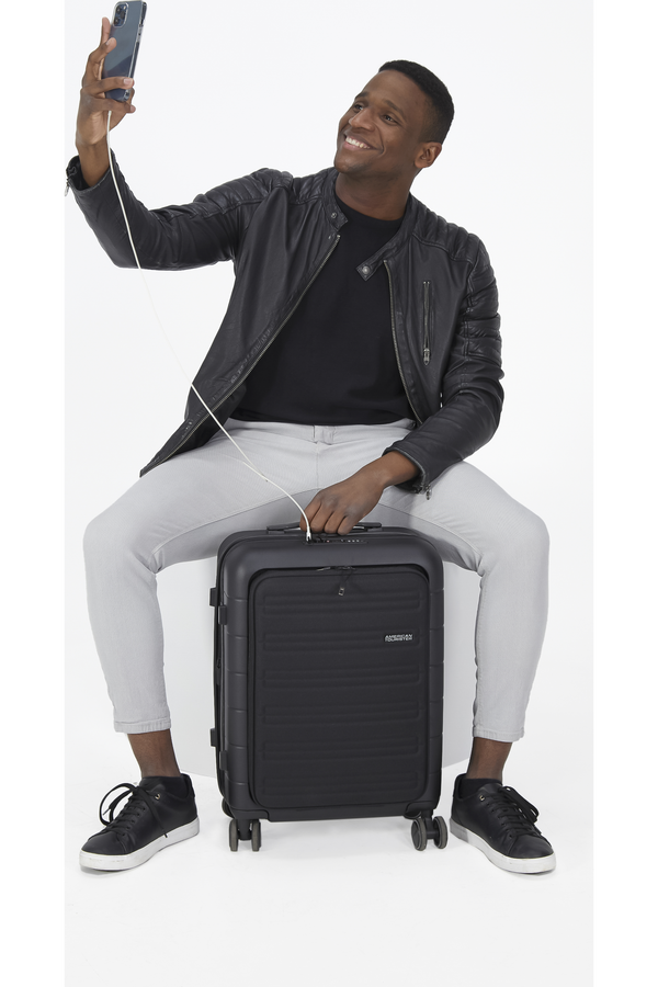 American Tourister Novastream Spinner TSA Exp. Smart 55cm  Dark Slate American Tourister Novastream Spinner TSA Exp. Smart 55cm  Dark Slate
