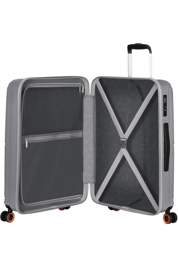 American Tourister Geopop Spinner 67/24 Tsa. 67cm  Metallic Silver American Tourister Geopop Spinner 67/24 Tsa. 67cm  Metallic Silver