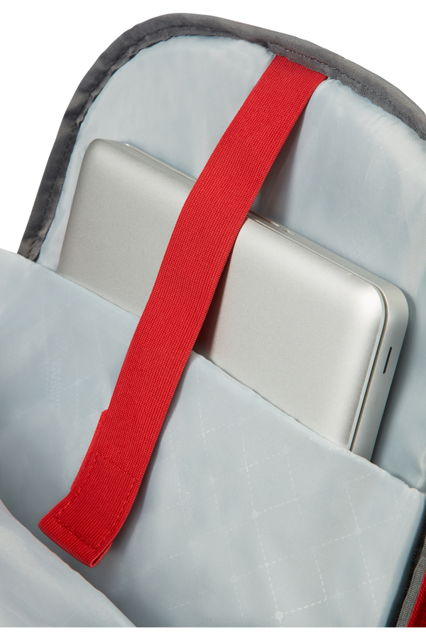 American Tourister Urban Groove Laptop H&aacute;tizs&aacute;k 1 39.6cm/15.6inch Red